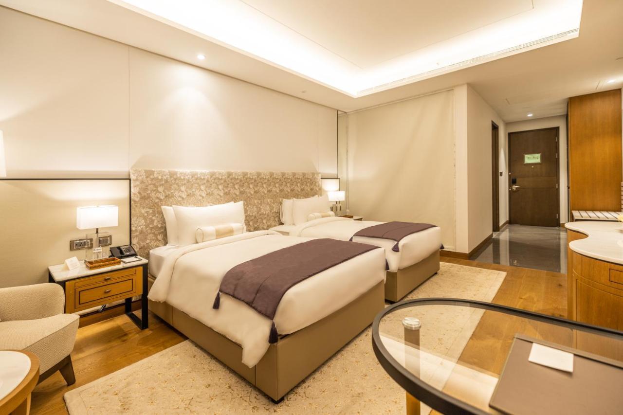The Leela Bhartiya City Bengaluru Exterior photo