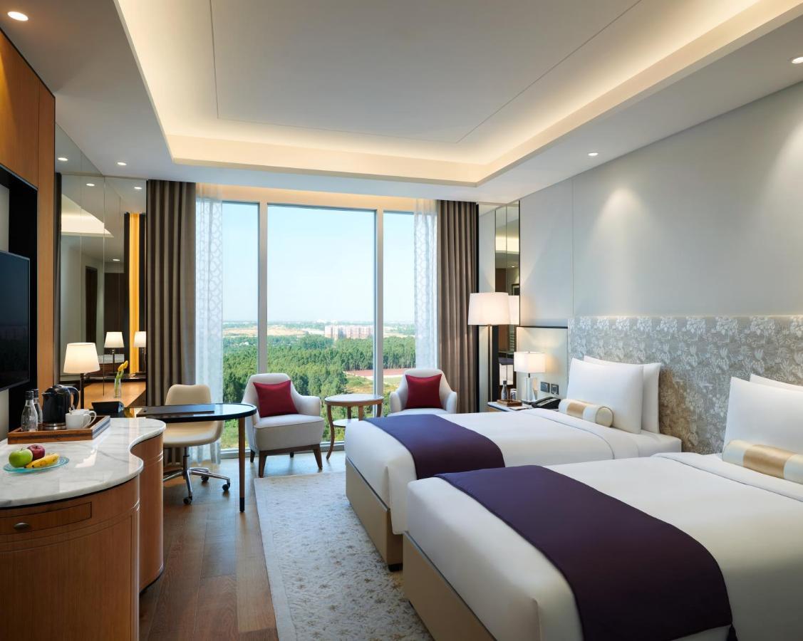 The Leela Bhartiya City Bengaluru Exterior photo