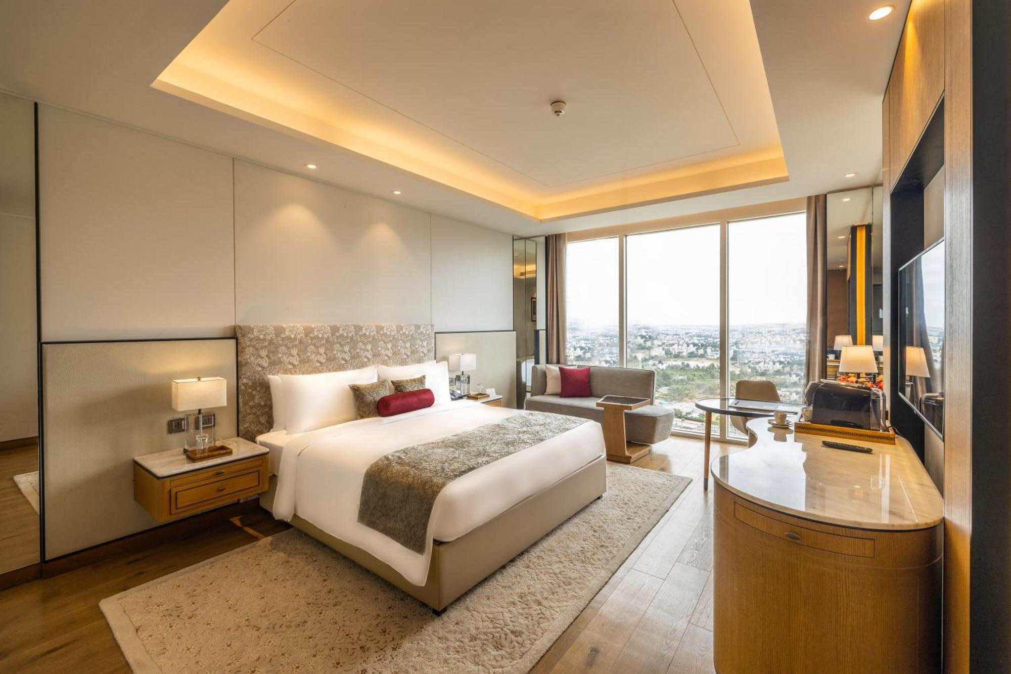 The Leela Bhartiya City Bengaluru Exterior photo