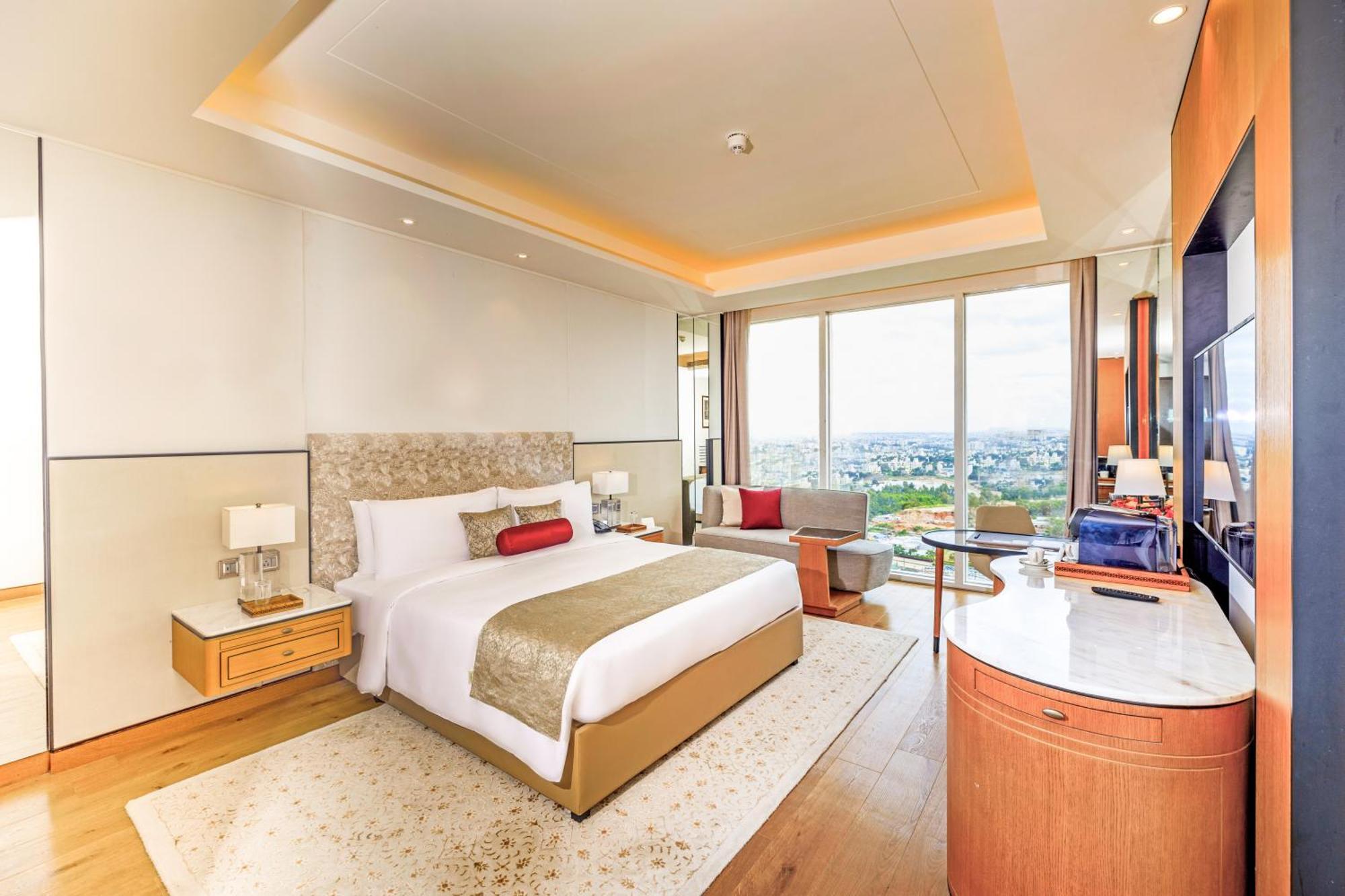 The Leela Bhartiya City Bengaluru Exterior photo
